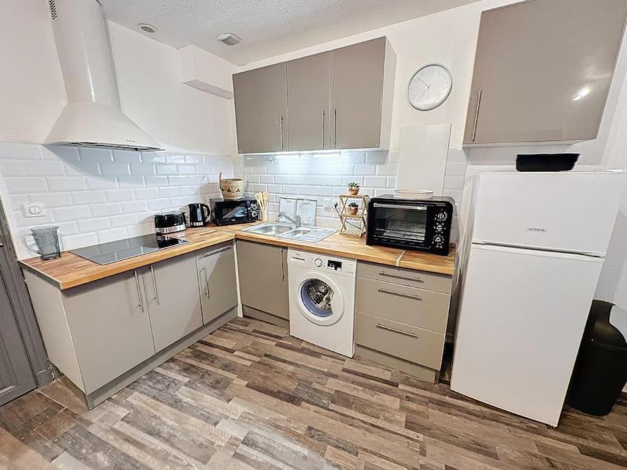 T2 Centre Apartment *